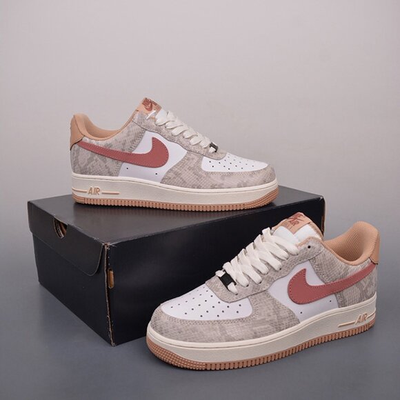 Nike Air Force 1 Low Off Noir Snakeskin White Brown - Picture 1 of 9